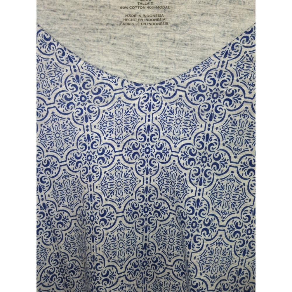 Chicos The Ultimate Tee Blue White Medallion Print V-Neck 3/4 Sleeve Top Size 2 - Picture 4 of 4